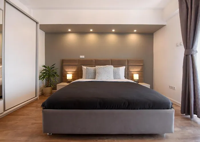 Chic Accommodation With Breathtaking Views Over Calea Victoriei - Your Central Heaven Bucureşti